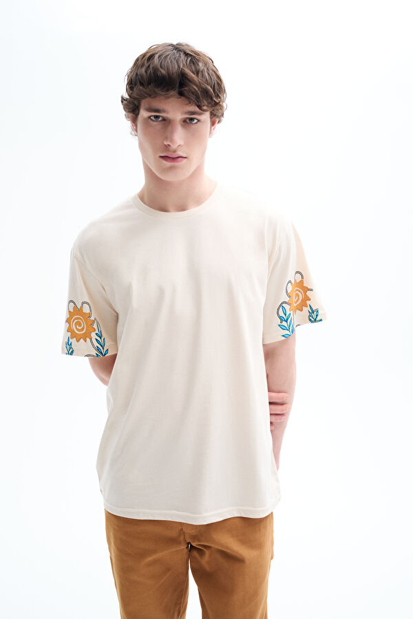Bej Bisiklet Yaka Baskılı T-Shirt