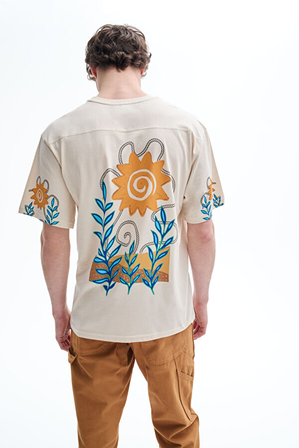 Bej Bisiklet Yaka Baskılı T-Shirt 2