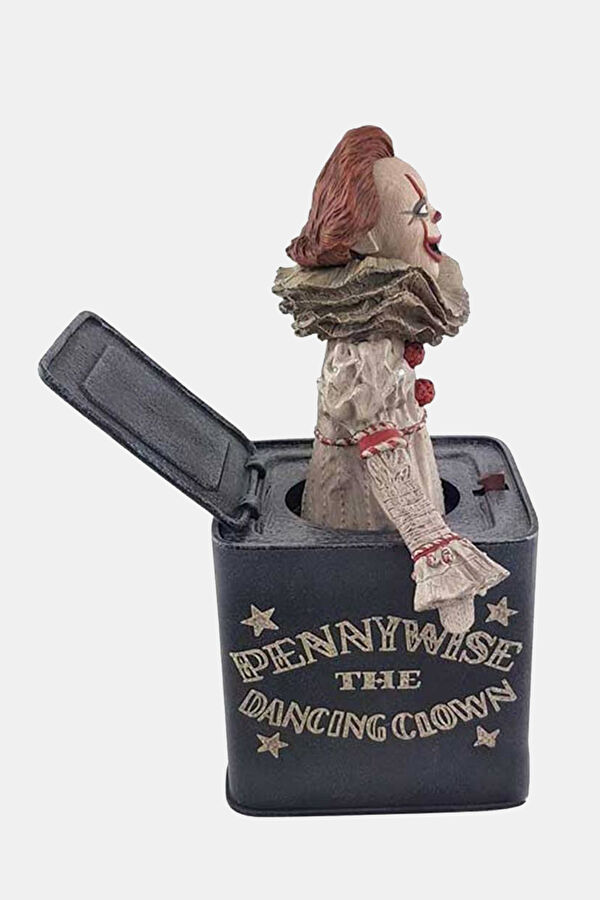 IT: Chapter Two - Pennywise In Box Diorama Heykel 3