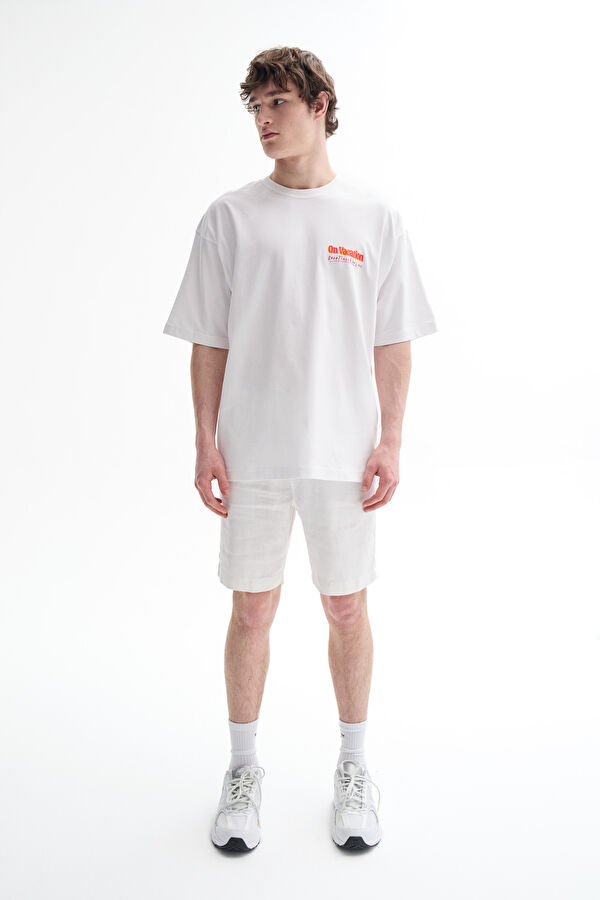 Relax Kalıp Beyaz Bisiklet Yaka Baskılı T-Shirt 3