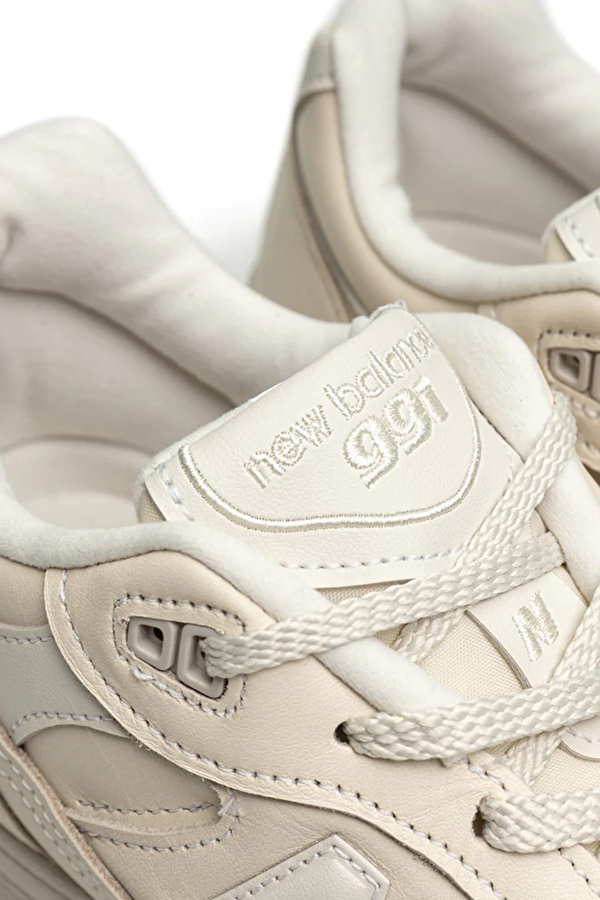 White Sneaker 4
