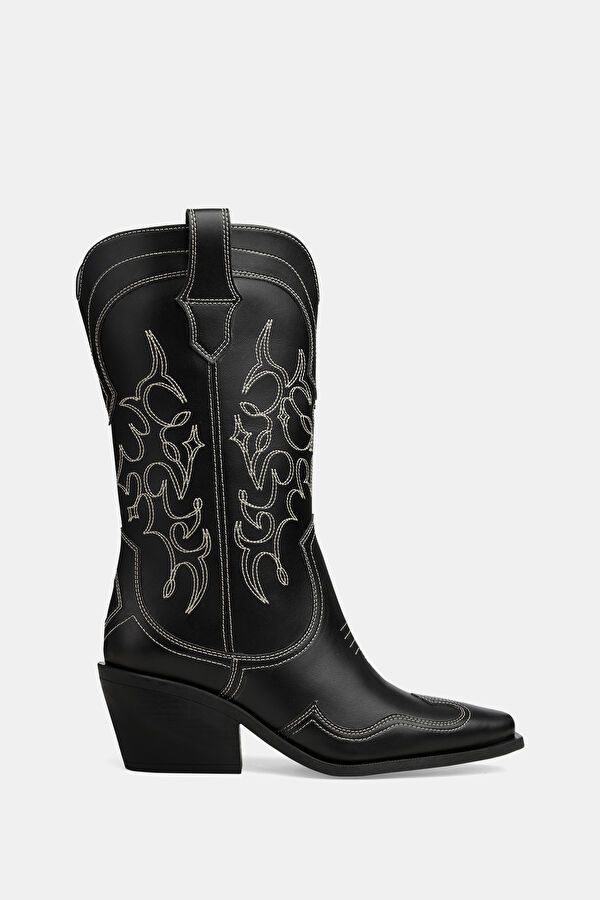 Black Boot