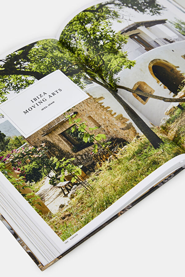 Great Escapes Yoga - The Retreat Book 5