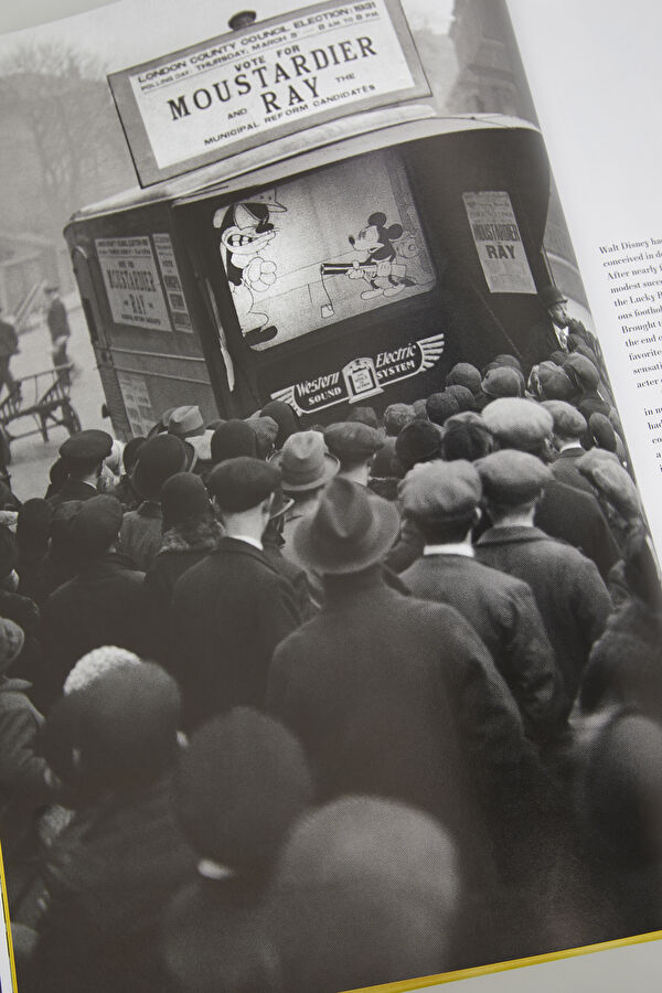 Walt Disney's Mickey Mouse: The Ultimate History 8