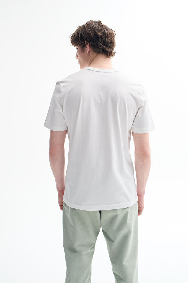 Beyaz Bisiklet Yaka Baskılı T-Shirt 3