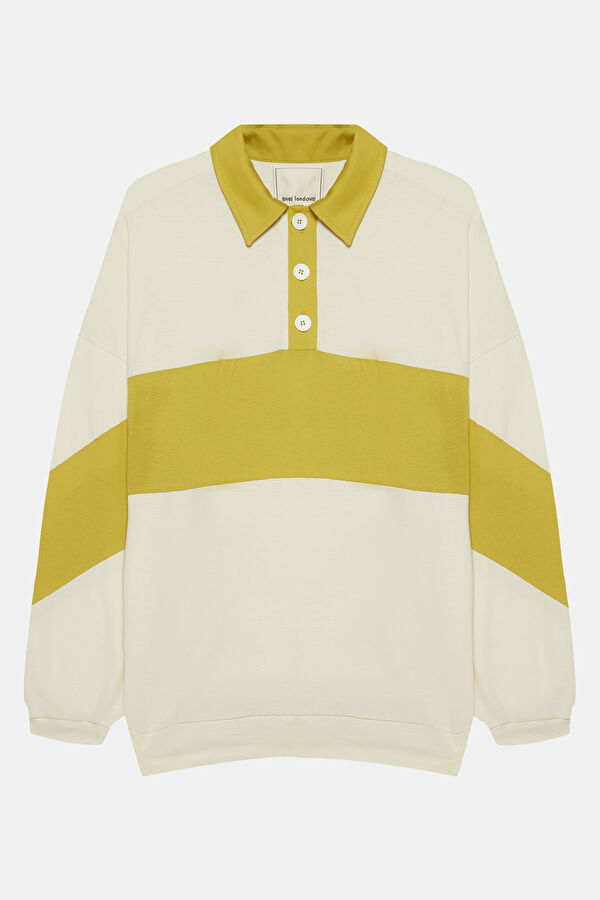 Beyaz Oversize Düğmeli Yaka Sweatshirt