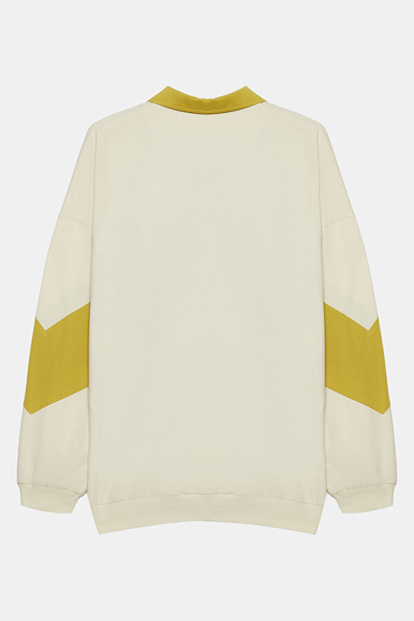 Beyaz Oversize Düğmeli Yaka Sweatshirt 2