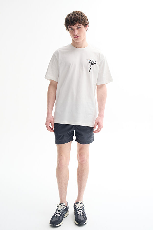 Ekru Bisiklet Yaka Nakışlı T-Shirt 4