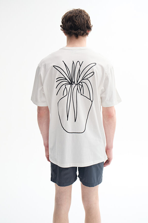 Ekru Bisiklet Yaka Nakışlı T-Shirt 6
