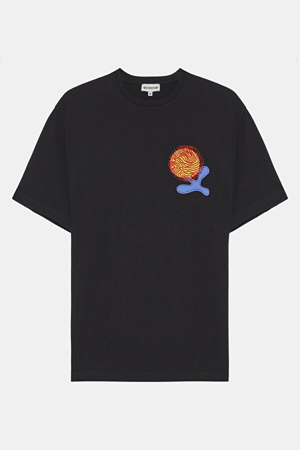 Black Design Filled Tshirt