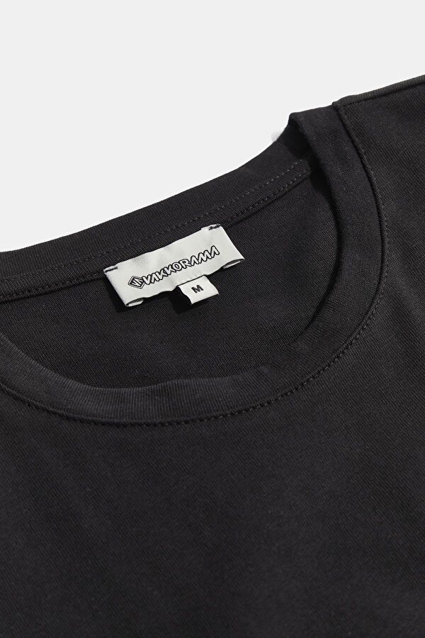Black Design Filled Tshirt 3