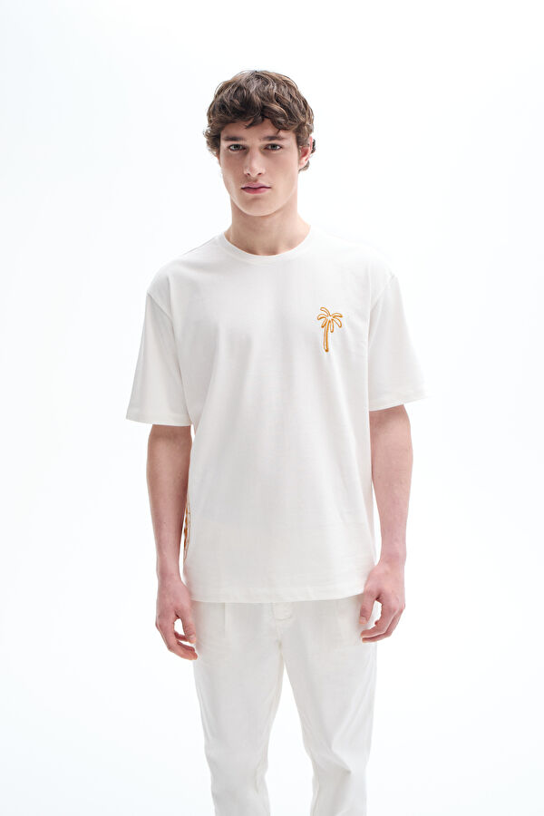 Ekru Bisiklet Yaka Desenli T-Shirt
