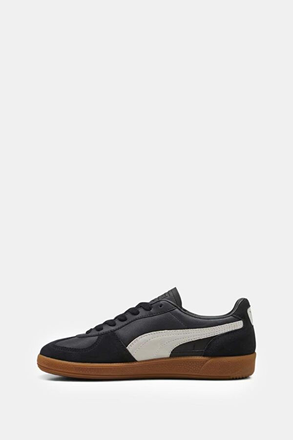 Black Sneaker 2