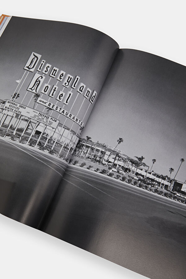 Walt Disney’S Disneyland 12
