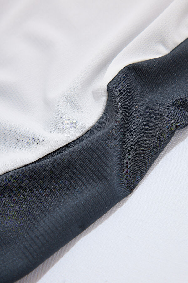 Beyaz Bisiklet Yaka T-Shirt 5