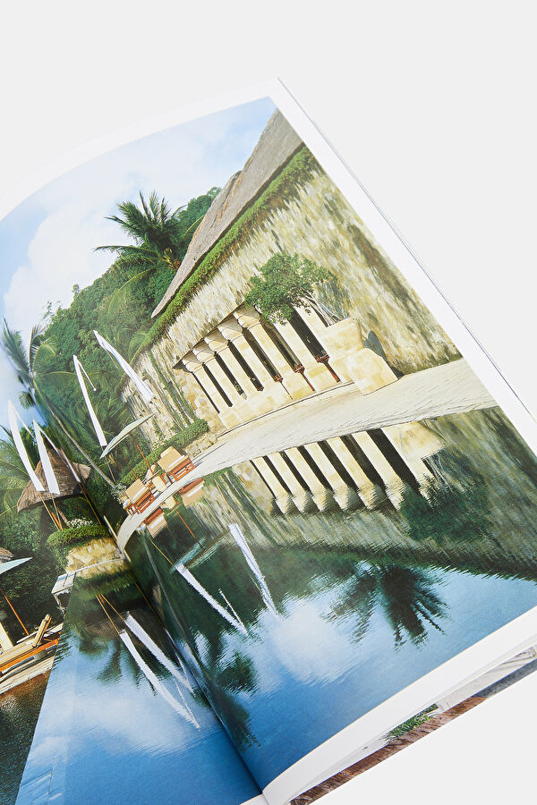 Living in Bali. 45th Ed. 7