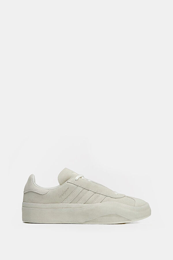 Cream Sneaker