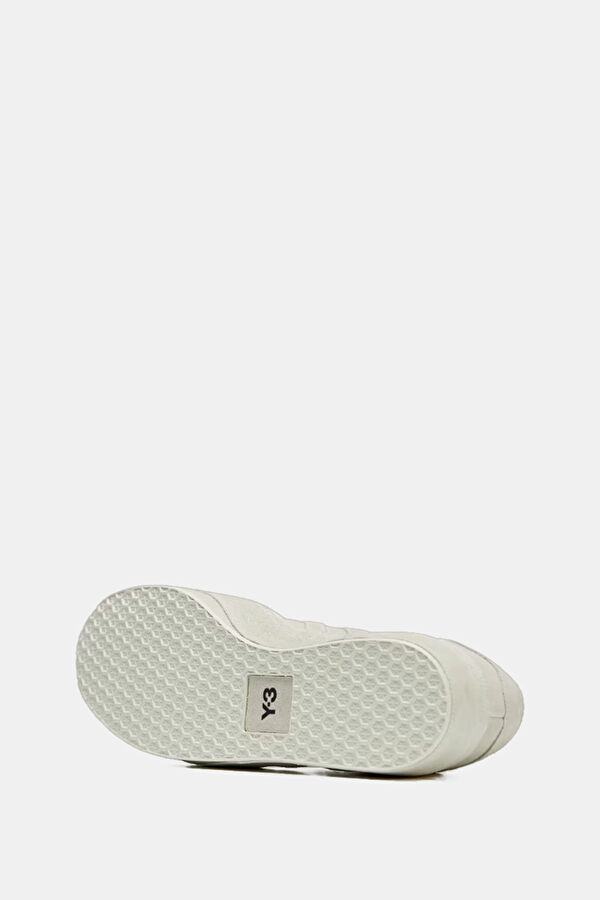 Cream Sneaker 3