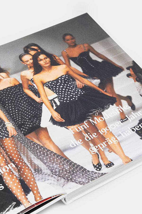 The 1990s Fashion Book 13