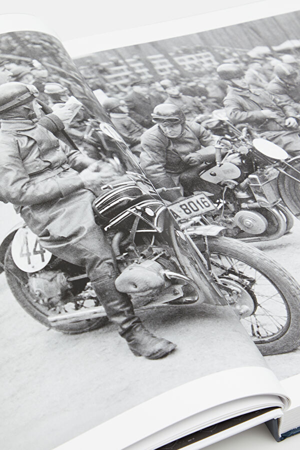BMW Motorrad 7