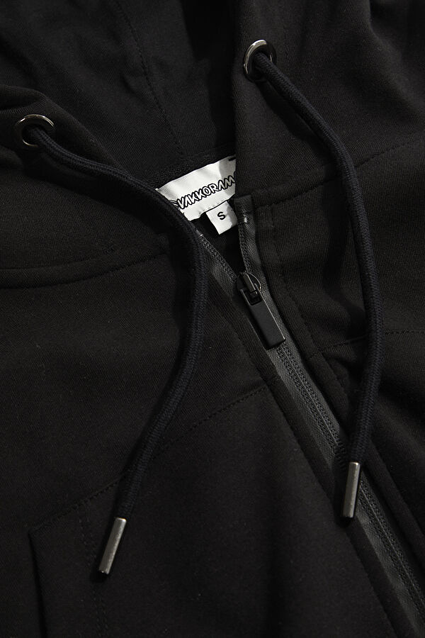 Siyah Kapüşonlu Sweatshirt 3