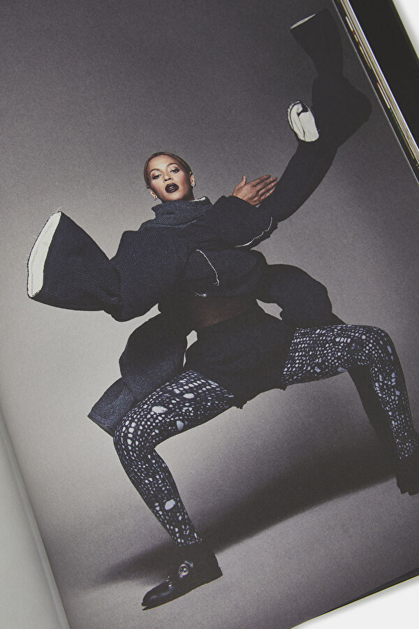 Carine Roitfeld Fantasies 17