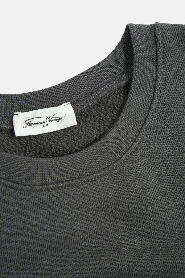 Koyu Gri Kayık Yaka T-Shirt 3