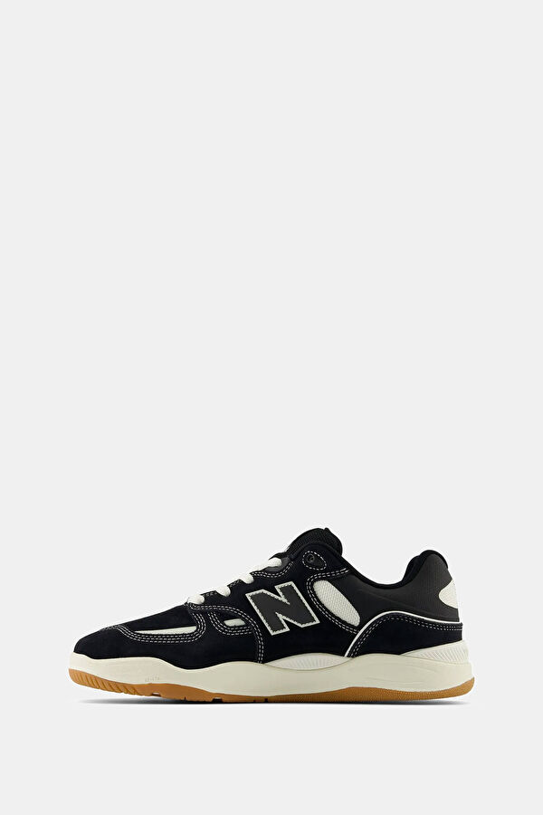 Black Sneaker 2