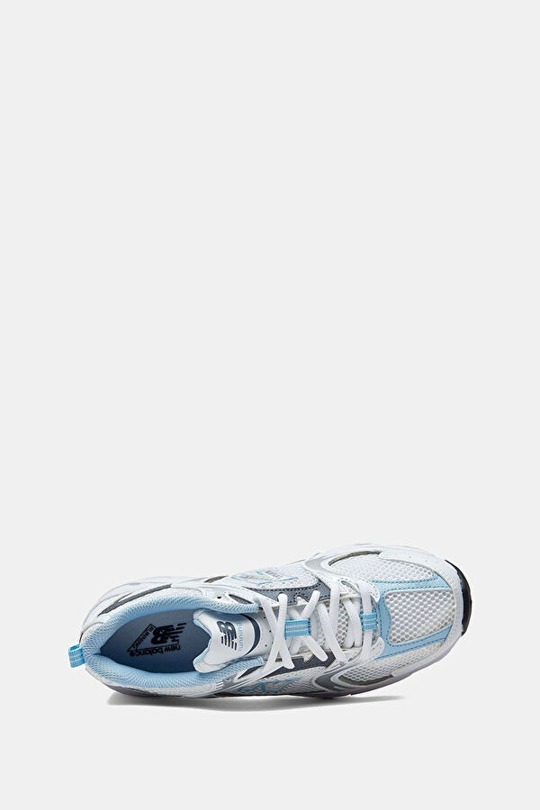 White Sneaker 4
