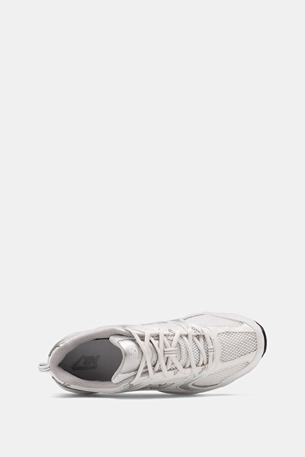White Sneaker 3