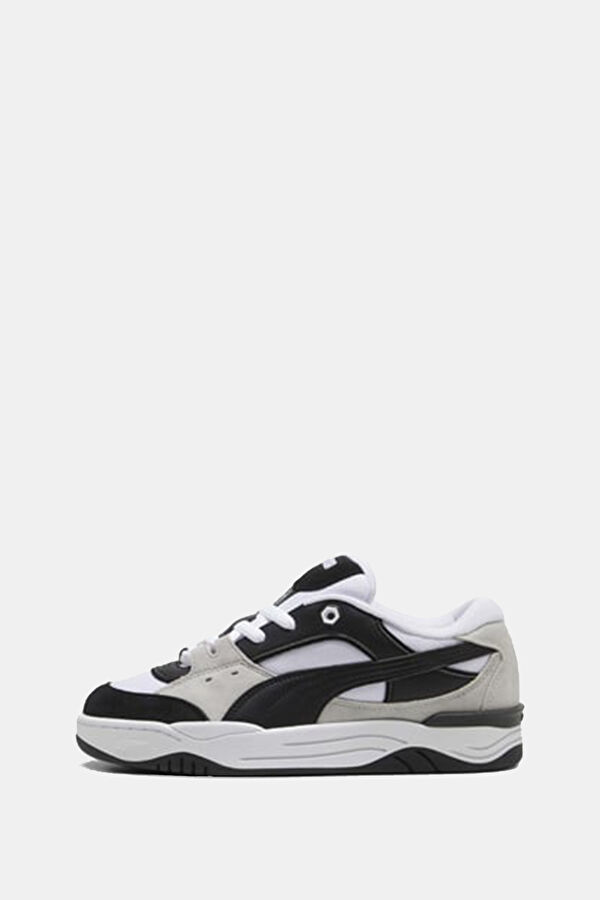 White Sneaker 2
