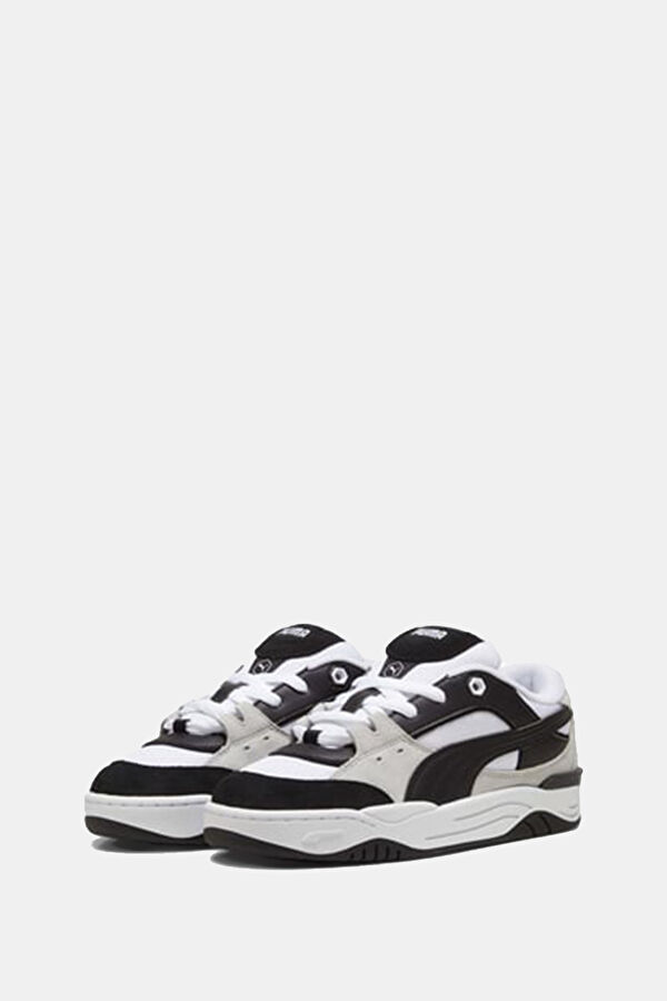 White Sneaker 3