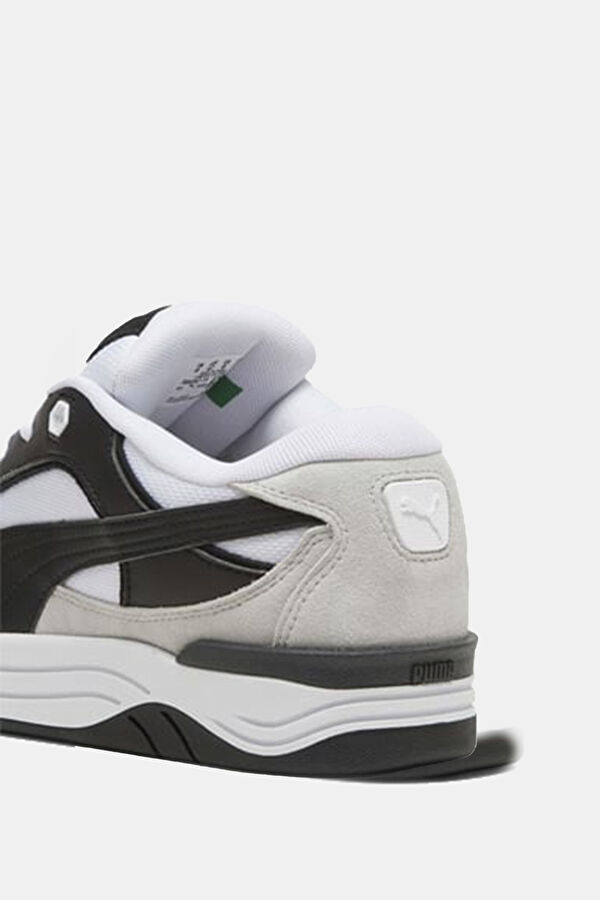 White Sneaker 4