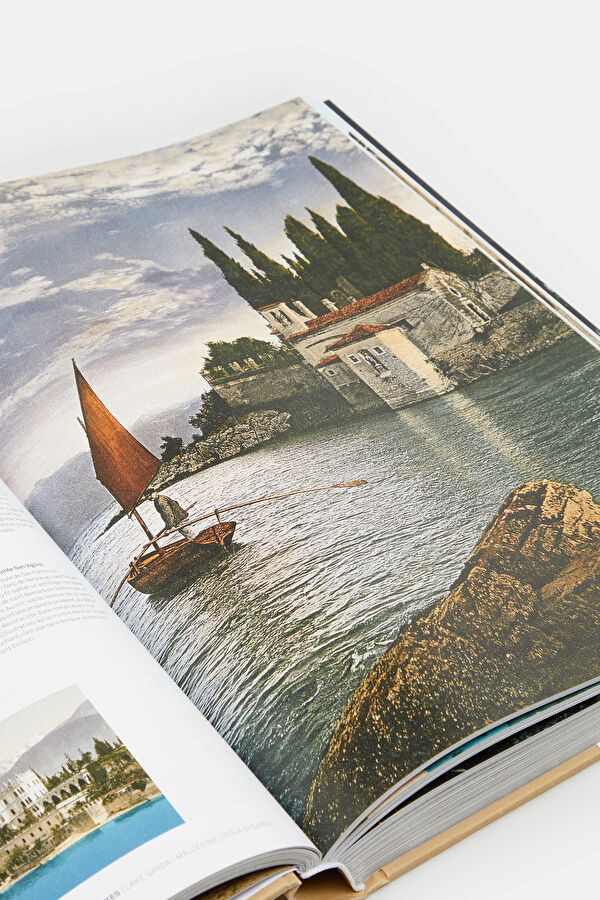Multicolor Book 6