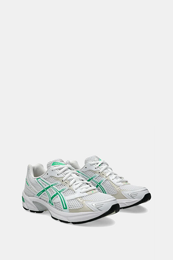 White Sneaker 3
