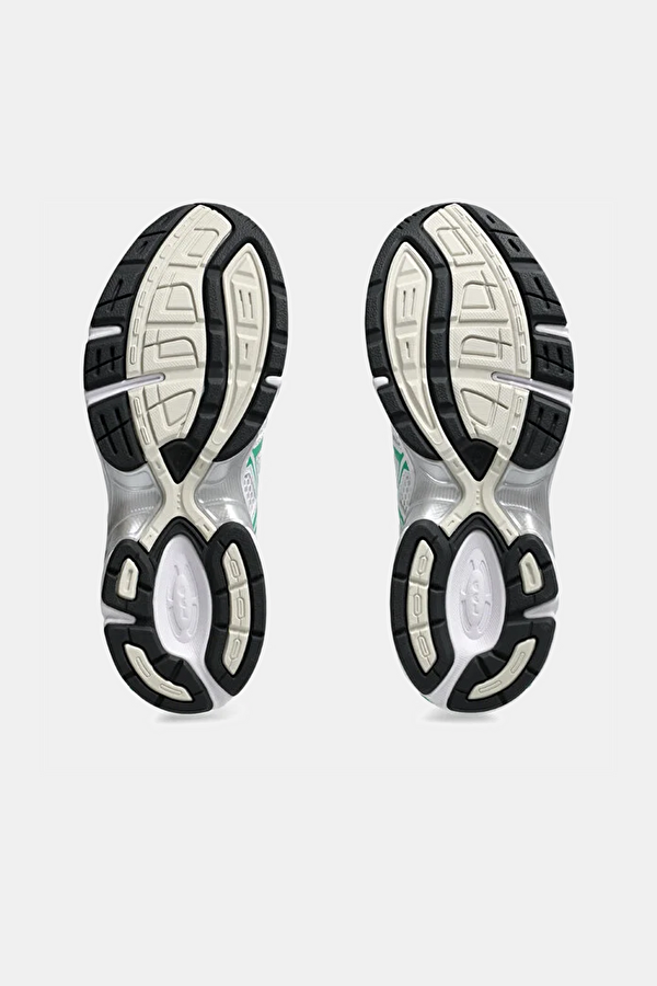 White Sneaker 6
