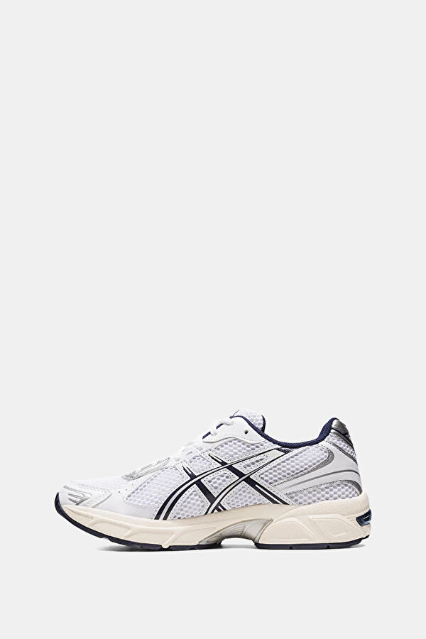 White Sneaker 2
