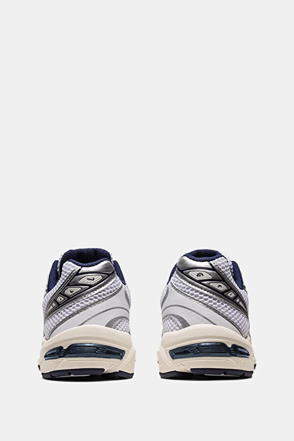 White Sneaker 5
