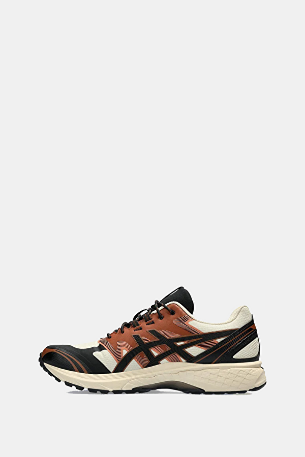 Cream Sneaker 2