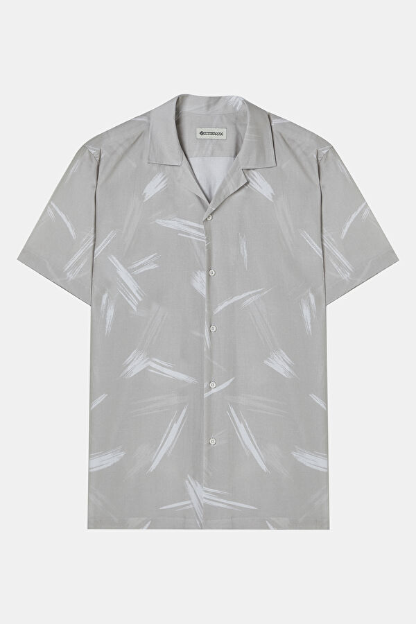 White Design Filled Resort Collar Shirt