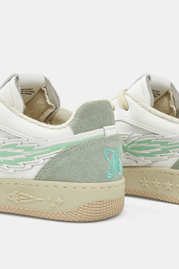 White Sneaker 6