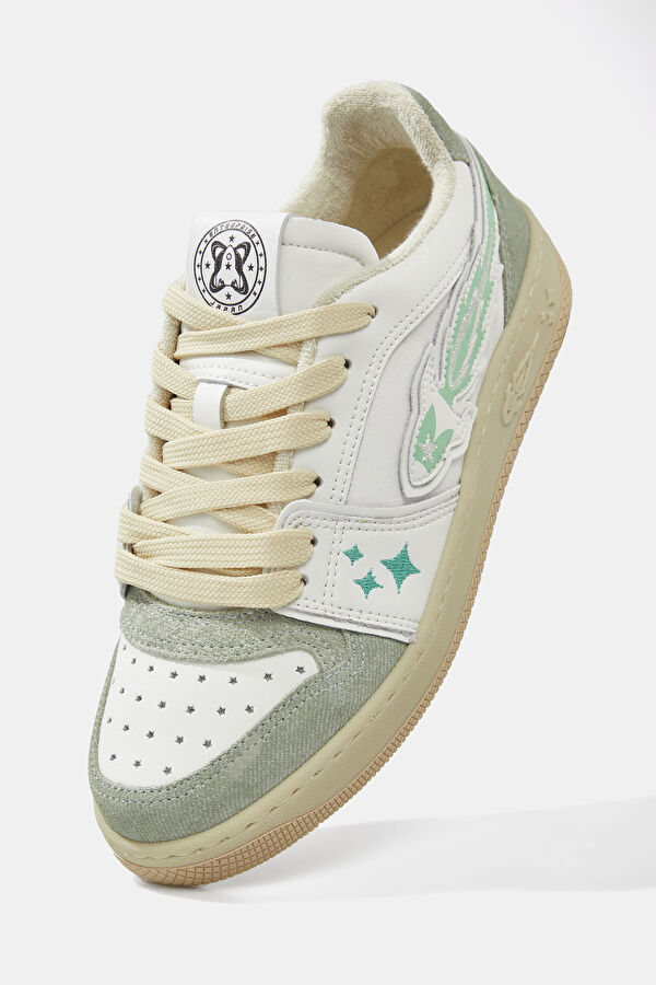 White Sneaker 7
