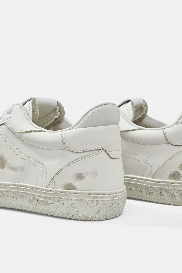 White Sneaker 4