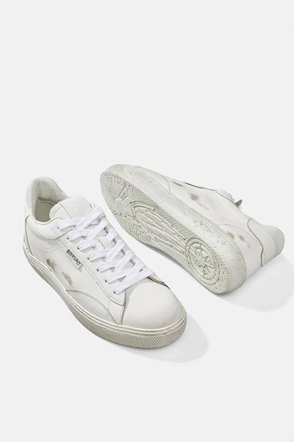 White Sneaker 5