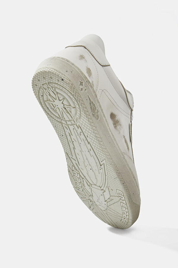 White Sneaker 7