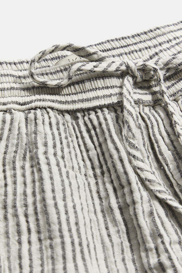 White Striped Patterned Cotton Viscose Shorts 3
