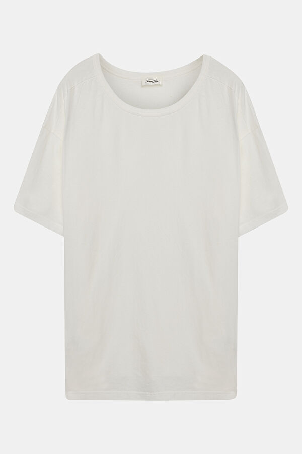 Oversize Beyaz Bisiklet Yaka T-Shirt 4