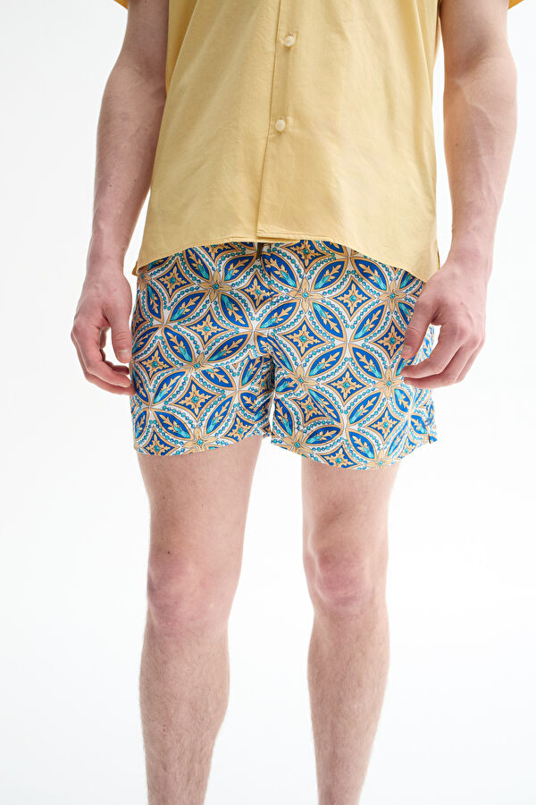Colorful Patterned Elastic Men's Swimsuit 2
