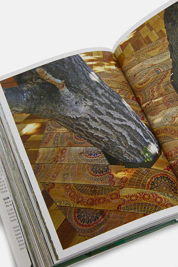 Multicolor Book 9