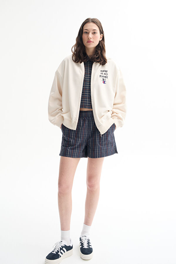 Beyaz Kapuşonlu Sweatshirt 3